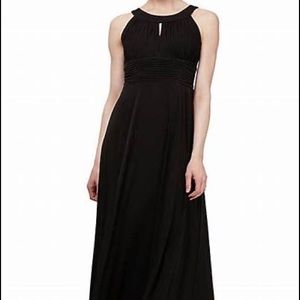 Black Sleeveless Dress